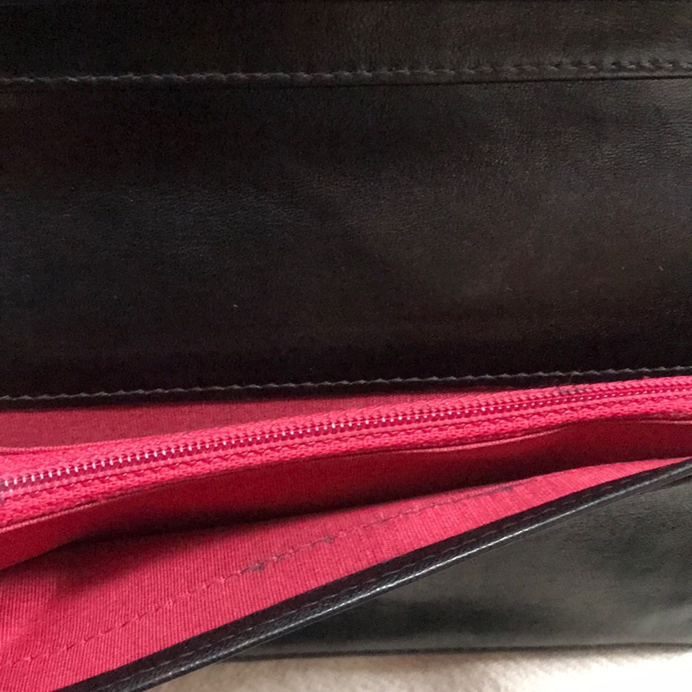 CHANEL Black Calfskin Wallet Quilted Stitching - Picture 14 of 16